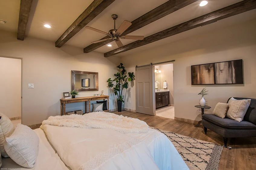Bedroom with softly shaped openings